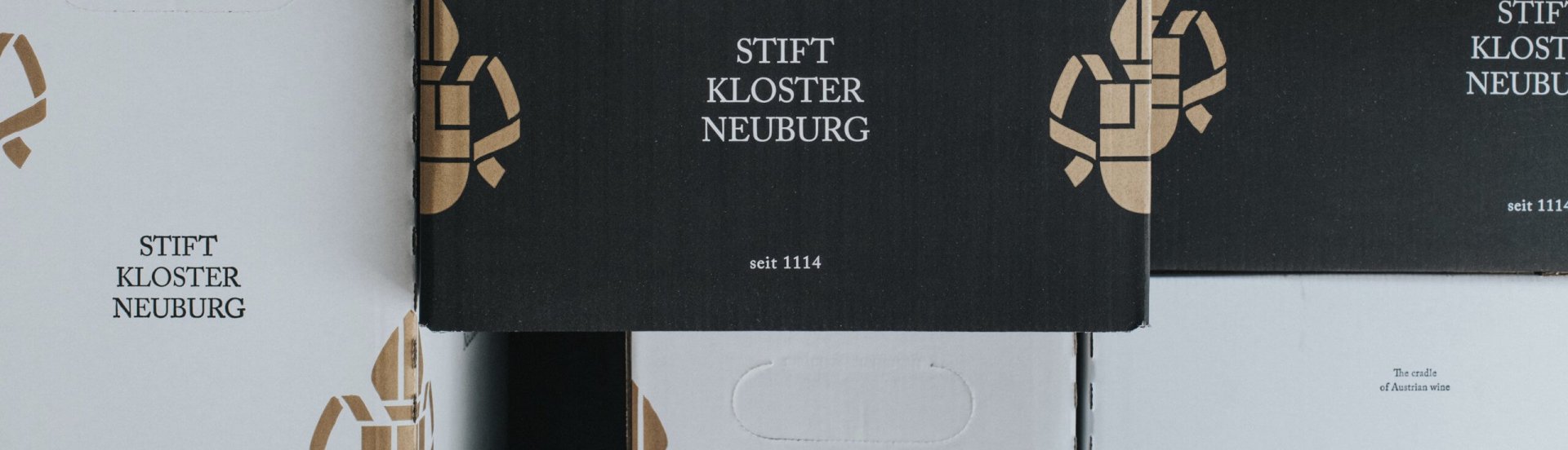 Header Weinverpackung Boxen gestapelt